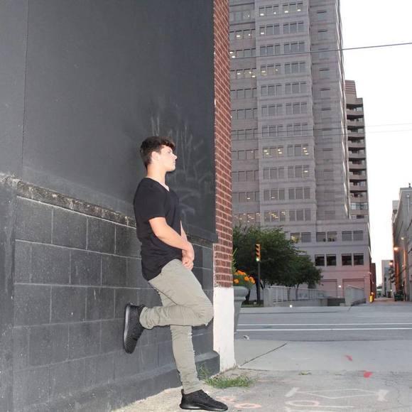 Meet your Posher, Dylan - Picture 1 of 1